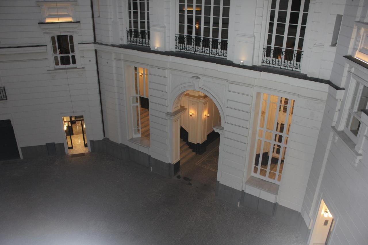 Fafgrandsuitenapoli Luaran gambar